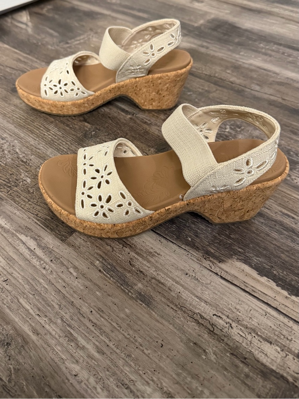 Skechers Brystol Platform Cream Laser-Cut Cork Wedge sandal